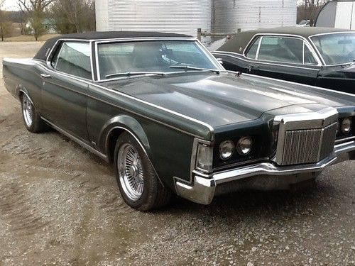 Get two lincoln's for the price of one!!  1969 lincoln mark iii &amp; 1969 executive