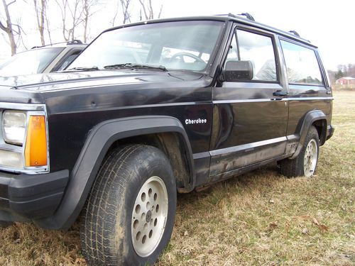 1992 jeep cherokee base sport utility 2-door 4.0l