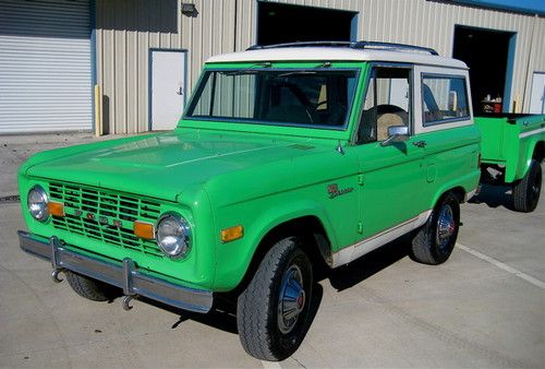 1977 ford bronco sport 4x4 302 v8 uncut w/ matching bronco trailer low miles