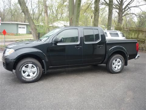 2012 nissan frontier sv crew cab pickup 4x4 1-owner only 3,250 miles--perfect
