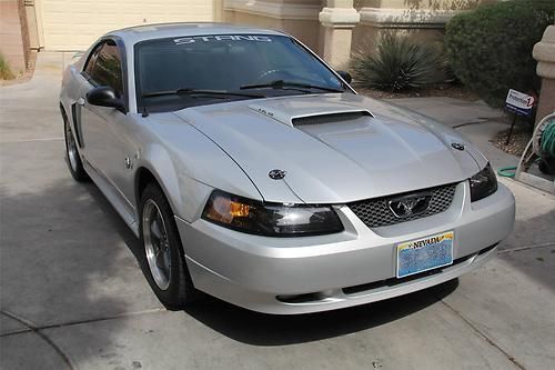 2004 ford mustang gt coupe  clean - low miles!