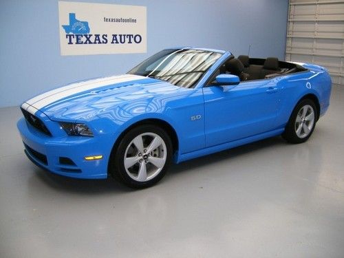We finance!!!  2013 ford mustang gt 5.0 convertible auto rspoiler 18 rims 1 own