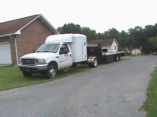 With 2009 gatormade trailer