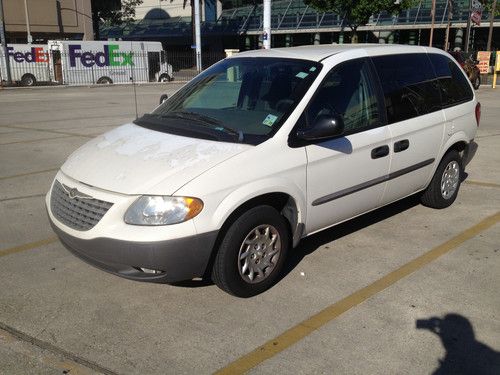 2002 chrysler voyager minivan with power lift &amp; power chair