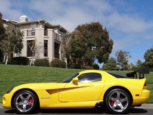 2006 dodge viper srt-10 coupe only 9500 miles mint condition upgraded exhaust