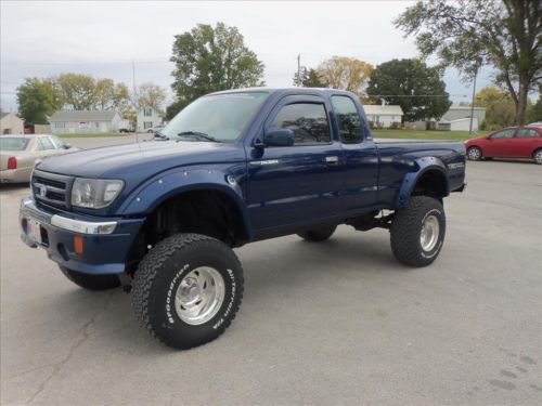 1998 toyota tacoma 4x4 lifted with extras