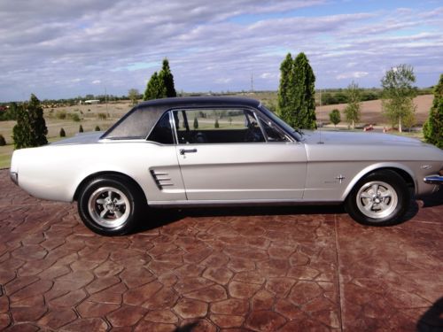 1966 ford mustang  302 engine