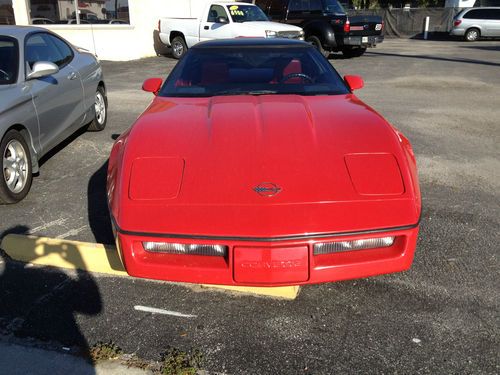 1988 chevrolet corvette  hatchback 2-door 5.7l $8000