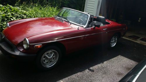 1977 mgb convertible with a ton of extras