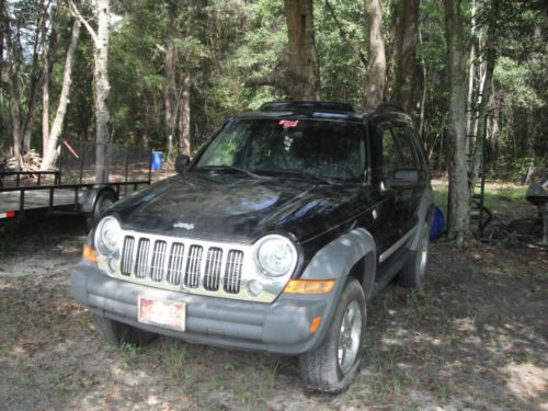 2005 jeep liberty sport crd 4x4 turbo diesel   ***bad transmission***