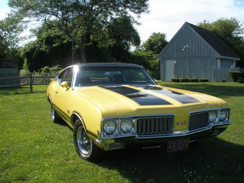 Oldsmobile cutlass s 442 recreation, very clean and mechanically reliable
