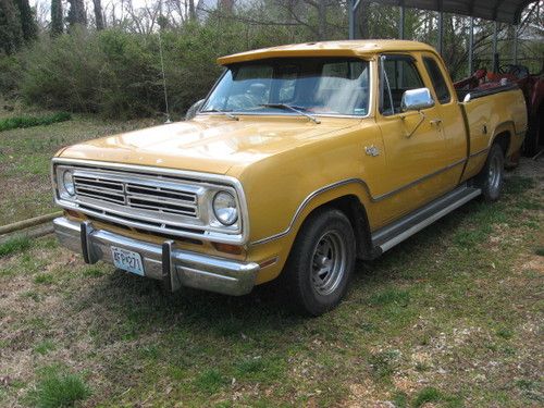 73 dodge club cab d-100 clean solid southern western  truck  great deal !