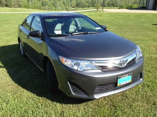 2012 toyota camry le sedan 4-door 2.5l private seller like new no reserve