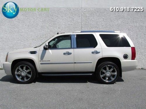 38,274 miles awd navigation quad buckets rear dvd chrome 22's 1-owner