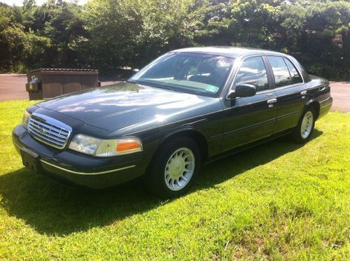 2002 ford crown victoria