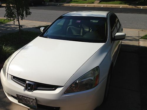 2005 honda accord 4 door white 159k miles great cond clean car no accidents