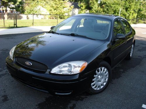 2005 ford taurus se,auto,cd,very clean,great car,no reserve!!!