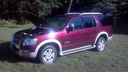 2006 ford explorer  4x4   eddie bauer leather sunroof, cd player