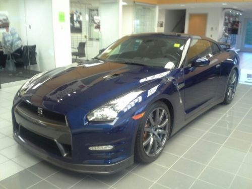Brand new gt-r premium! awd! blue! 545 horsepower! godzilla!gorgeous!