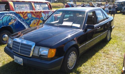 1990 mercedes benz 300e sedan black and silver moon roof nice condition