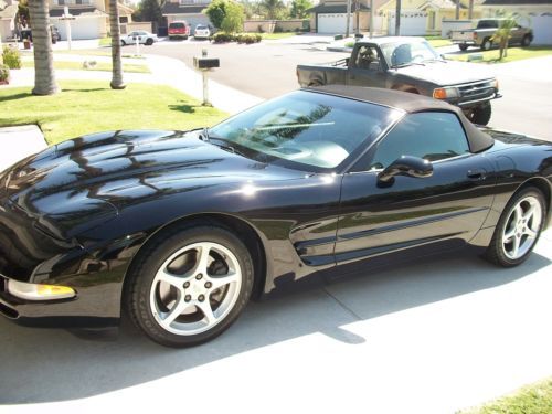 2000 corvette black soft top convertable great condition keeped in garage