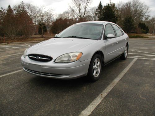 Very nice, low mileage non smoker taurus in excellent condition.