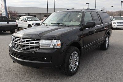 2010 5.4l tuxedo black!!  hard to find extended suv !!!