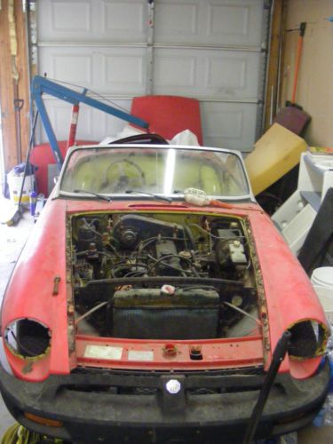1976 british mg project car, with extra parts
