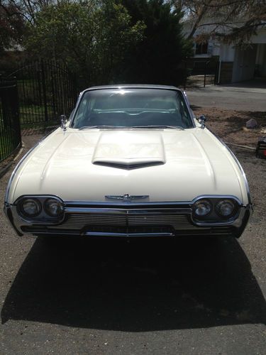 1961 ford thunderbird coupe- show quality