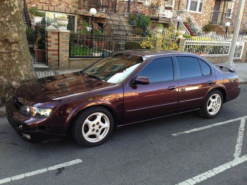 1997 nissan maxima se 5 speed manual, fully loaded, famiily owned, leather!!!!!!