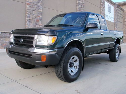 Rust free frame tacoma 4x4 extracab 4 cylinder with 5 speed manual transmission