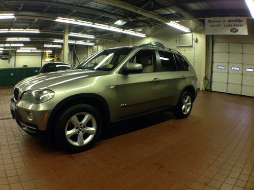 Bmw x5 3.0si runflat tires leather rear dvd navigation panoramic roof awd