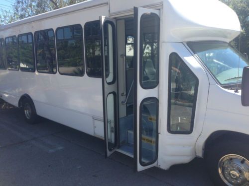 2001 ford e-450 econoline bus! good condition! a/c works! great for field trips!