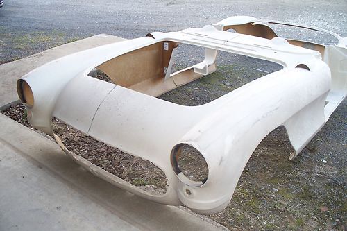 1957 corvette body