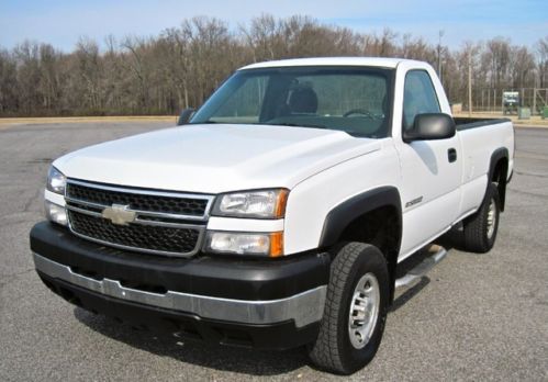 06 2500 hd wt long bed regular cab summit white bed liner 2wd  southern owned