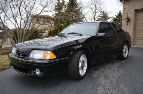 1993 ford mustang svt cobra - black with gray cloth - 4700 original miles