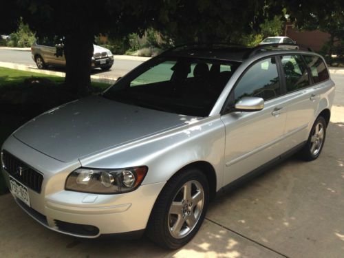 2006 volvo v50 t5 wagon 2.5l - awd - turbo - excellent condition- low miles!