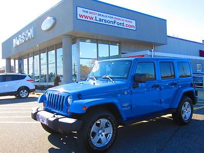 Financing available! 3,100 miles,11, 4x4 sahara unlimited, navigation, bluetooth