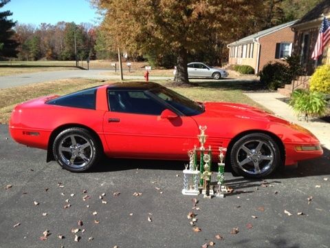 1994 corvette (low miles - trophy winner)