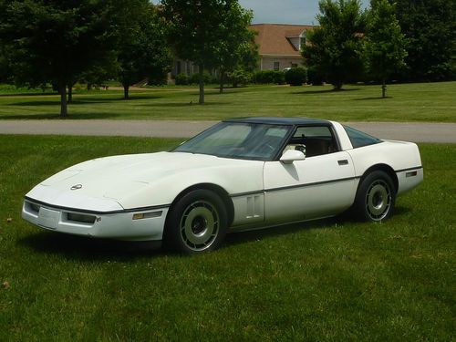 1984 chevrolet corvette coupe 350 cross fire injected glass top good condition!