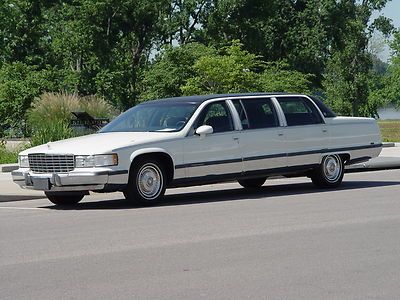 1993 cadillac fleetwood brougham 6 door exuctive limousine