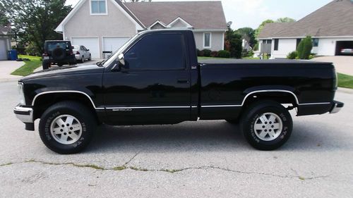 Sle-4x4-160k on motor-no rust-ac-pw-pl-cd-shortbed-3 owner-truck looks new