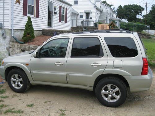 2005 mazda tribute 4wd v6 low miles 99000***with a low reserve