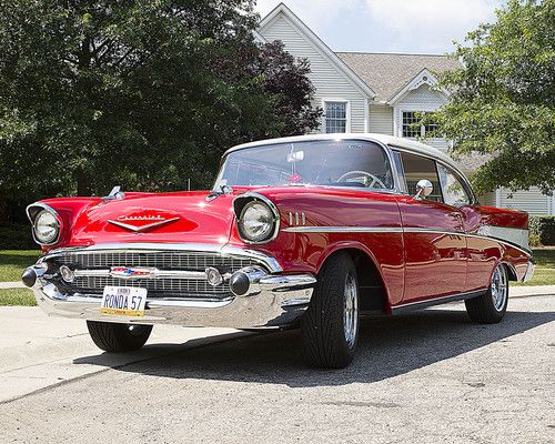 Chevrolet 1957 bel air vermilion red and pearl white