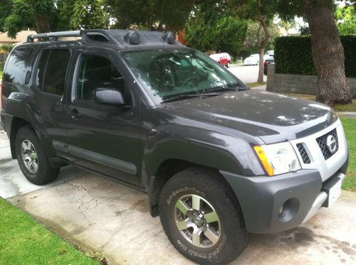 2012 nissan xterra pro4x4 - never in an accident, 3.5yr warranty, 29000 miles
