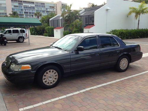 2004 ford crown victoria goverment vehicle