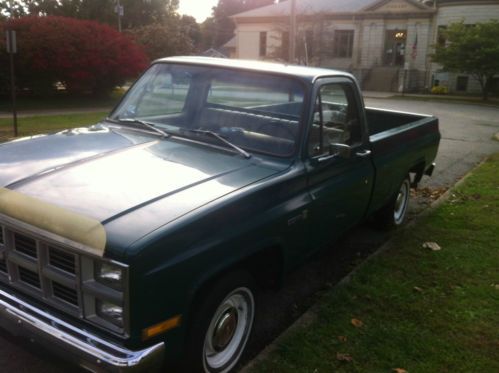 Very nice 1982 gmc 1500 long bed pickup truck! 2wd 6 cylinder.