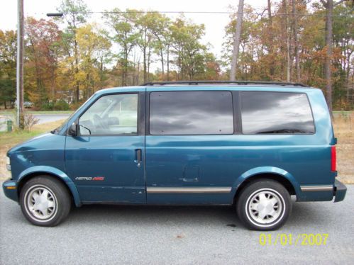 Chevrolet astro cl extended passenger mini van awd 4x4 runs well no reserve