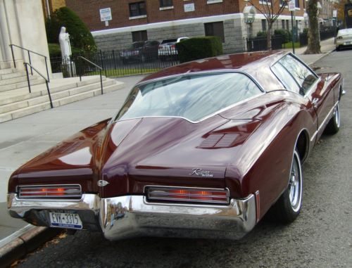 1971 buick riviera gs gran sport  loaded with options, never rusted.
