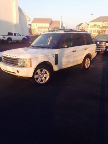 White 2004 range rover, excellent conditon, serious inquires only